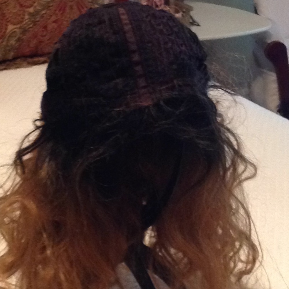 Synthetic wig - Picture 3 of 5
